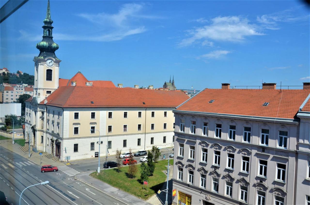 New Apartment With Garage Parking Brno Exteriör bild